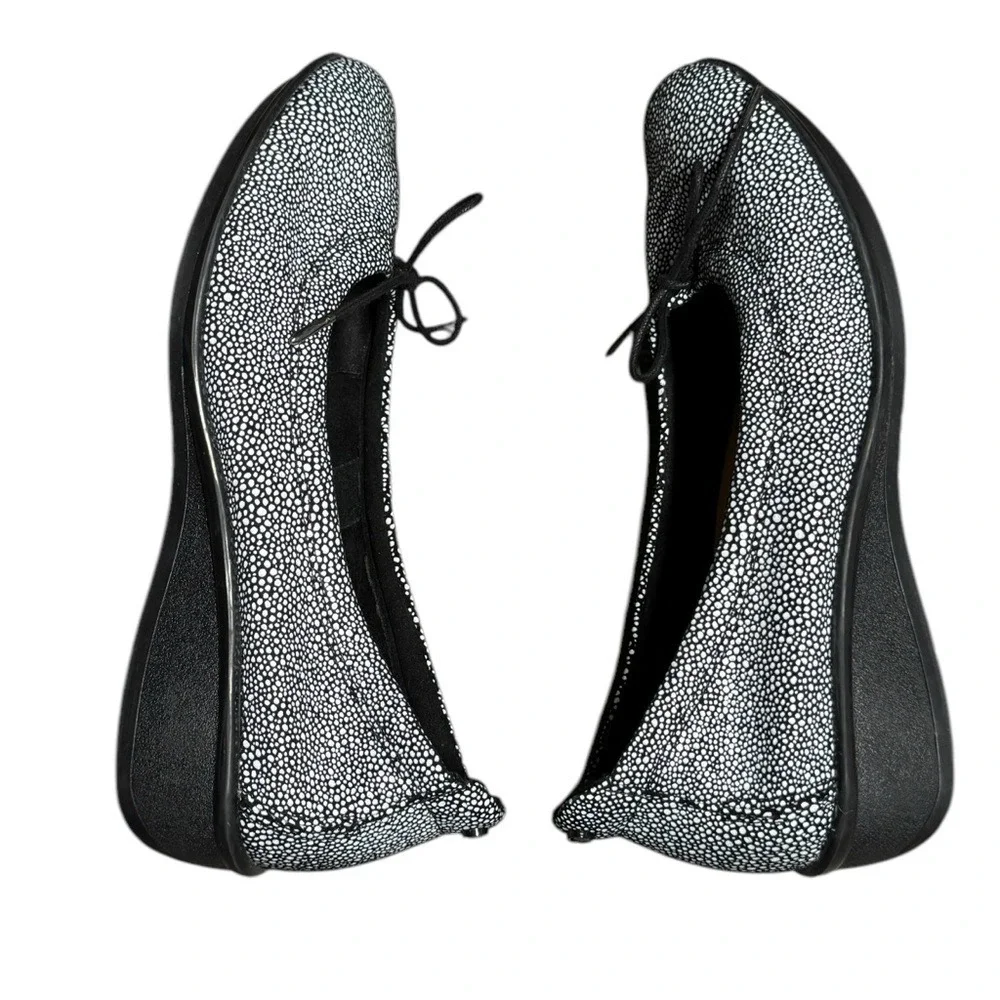 Revere Marrakesh Leather Wedge‎ Shoes Slip On Womens Size 8W Leather Black Dots